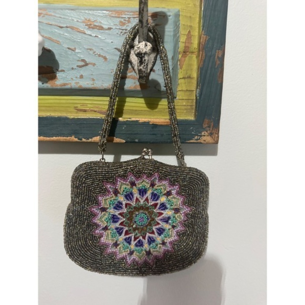 Sarah Shaw Handbags Beaded Mandala Evening Bag Silver Grey Kiss Lock Clutch